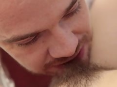 Blasen, Braunhaarige, Hundestellung, Fingern, Behaart, Handjob, Jungendliche (18+), Titten