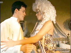 Moeder die ik wil neuken, Tepels, Softcore pornografie