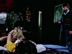 デカチン, ブロンド, 中出し, イく瞬間, 毛深い, レズビアン, 熟年, オッパイの