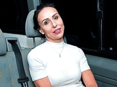 デカ尻, デカチン, デカパイ, フェラチオ, 茶髪の, 車, 淫乱熟女, ストッキング