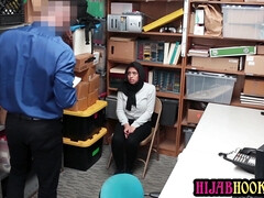 18 ans, Arabe, Gros seins, Plantureuse, Queue, En levrette, Hard, Bureau