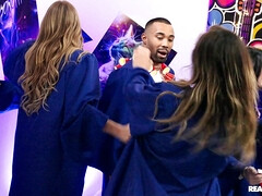 Gros cul, Faciale, Bâillonner, Talons, Seins naturels, Fête, Fessée, Plan cul à trois