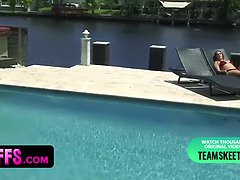 Bikini, Consolador, Hd, Pov, Coño, Gritar, Adolescente, Trio