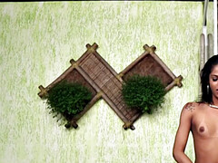 Bikini, Braunhaarige, Masturbation, Piercing, Pool, Transfrau, Titten, Spielzeuge