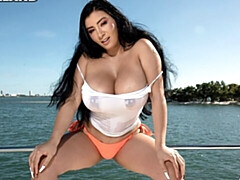 Leie, Wohlbeleibte schöne frauen, Grosser arsch, Braunhaarige, Masturbation, Im freien, Solo, Entkleiden