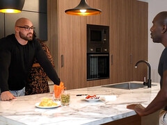 Большая жопа, Большой член, Минет, Межрасовый секс, Белье, Мастурбация, Милф, Обнаженные