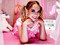 Dormitorio, Culo grande, Verga grande, Rubia, Mamada, Tetas naturales, Adolescente, Tetas