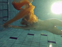Europeo, Piscina, Solo, Tetas, Bajo el agua