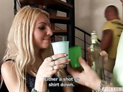 素人, デカ尻, バック, 手コキする, オージー, ショートヘア, タトゥー, ティーン