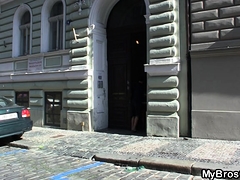 Amateur, Sucer une bite, Brunette brune, Tchèque, Européenne, Réalité, Adolescente