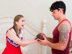 Cul, En levrette, Branlette thaïlandaise, Mamelons, Rasée, Dénudage, Adolescente, Nénés