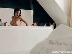 Verga grande, Tetas grandes, Mamada, Morena, Estilo perrito, Pequeña