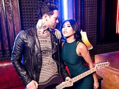 Asiatique, Cul, Sucer une bite, Brunette brune, En levrette, Branlette thaïlandaise, Rasée, Nénés