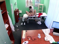 Sucer une bite, Médecin, Faciale, Pieds, Fétiche, Bureau, De plein air, Uniforme