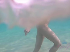 Plage, Sucer une bite, Petite amie, Nue, Pov, Nénés, Voyeur, Mouillée