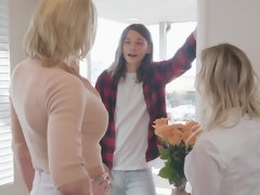 Gros seins, Blonde, Sucer une bite, Femme couguar, Léchez, Mère que j'aimerais baiser, Chatte, Plan cul à trois