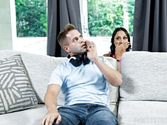 Grosser arsch, Grosser schwanz, Blasen, Braunhaarige, Hundestellung, Natürlichen titten, Titten