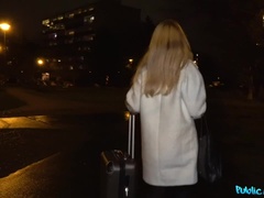 Leie, Grosser schwanz, Blasen, Besamung, Hundestellung, Im freien, Pov, Tätowierung