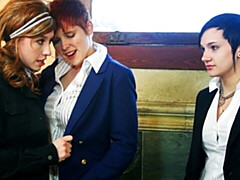 18, 指いじり, キス, レズビアン, オナニー, オマンコ, ストリッピング, オッパイの