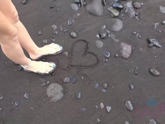 Sucer une bite, Doigter, Orgasme, Petite femme, Public, Maigrichonne, Fumer, Gicler