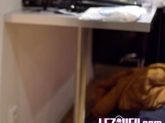 Rubia, Morena, Penetracion con dedos, Lesbiana, Pequeña, Flaco, Tetas