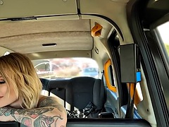 素人, 美女, デカチン, 車, 淫乱熟女, アウトドア, 馬乗り, タトゥー