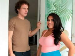 Gros cul, Gros seins, Sucer une bite, Brunette brune, En levrette, Doigter, Embrassement, Mère que j'aimerais baiser