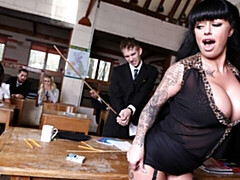 Grote kont, Grote mammen, Pijpbeurt, Bruinharig, Hondjeshouding, Moeder die ik wil neuken, Lerarin, Tieten likken