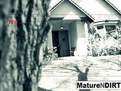 Большие сиськи, Брюнетки, Постарше, Семяизвержение, Милф, Мамочка, Кричащие, Чулки