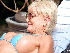 Gros seins, Noire, Sucer une bite, Interracial, Léchez, Mère que j'aimerais baiser, Piscine, Chatte