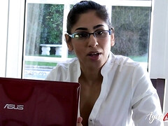 18 ans, Grosse bite, Rondelette, Hard, Mature, Actrice du porno, Plan cul à trois, Nénés