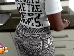 Noire, Brunette brune, Gorge profonde, Faciale, Cuisine, Pov, Réalité