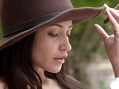 Enthousiasteling, Grote kont, Fetisj, Vingeren, Natuurlijke tieten, Buiten, Alleen, Strippen