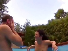 Grosse bite, Tir de sperme, Massage, Piscine, Surprise