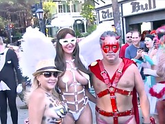 Grote mammen, Flashing, Openbaar, Tieten likken, Bekijker