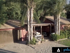 Grote kont, Grote mammen, Bruinharig, Harig, Lesbisch, Likken, Kut duiken, Tieten likken