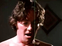 Anal, Sucer une bite, Éjaculation interne, Double pénétration, Poilue, Hard, Rétro ancien