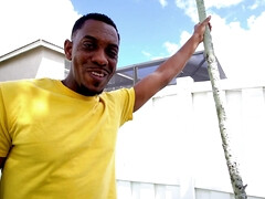 Tetas grandes, Interracial