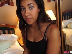 Sucer une bite, Tir de sperme, Papa, Fille, Première fois, Hard, Fille latino, Chatte
