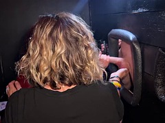 Grosser schwanz, Blasen, Spermaladung, Aufs gesicht abspritzen, Flotter vierer, Milf, Party, Ablutschen