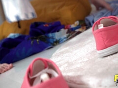 Schlafzimmer, Braunhaarige, Tschechisch, Würgen, Lecken, Muschi, Weibliche ejakulation, Titten