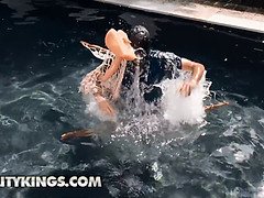 デカ尻, フェラチオ, 顔射, Hd, ラティーナ, オマンコ, 赤毛, 三人
