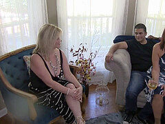 Anal, Gros cul, Grosse bite, Noire, Sucer une bite, Éjaculation interne, Tir de sperme, Mère que j'aimerais baiser