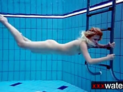 素人, ビキニ, ブロンド, ヌード, ヌーディスト, 小柄, プール, ティーン