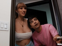 Braunhaarige, Vollbusig, Dildo, Brille, Natürlichen titten, Reiten, Tätowierung, Spielzeuge