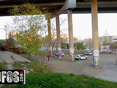 Adorable, Américain, Sucer une bite, En levrette, Hd, De plein air, Public