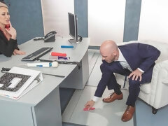 Mooie dikke vrouwen, Grote kont, Grote mammen, Pijpbeurt, Hondjeshouding, Masturbatie, Strippen, Tieten likken