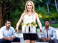 Большая жопа, Большой член, Большие сиськи, Блондинки, Минет, Собачьи, Межрасовый секс, Милф