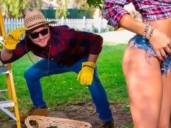 Pijpbeurt, Bruinharig, Hondjeshouding, Handbeurt, Latijnse vrouw, Moeder die ik wil neuken, Buiten, Geschoren