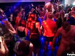 素人, 顔射, 指いじり, ヒール, ハメ撮り, ストッキング, スインガー, スカートのぞき